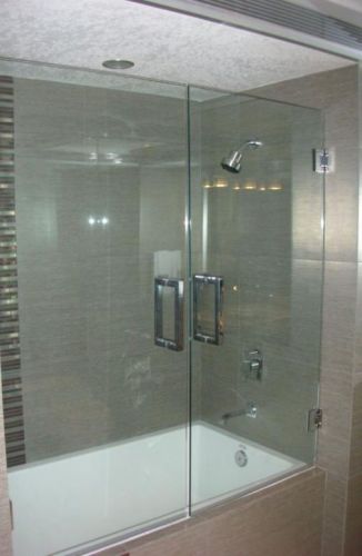 frameless-glass-shower-door-enclosures-l-fe49b19ab6240c4f